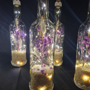 Bouteille champêtre violette avec led