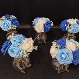 Bouquet floral bleu et blanc avec strass