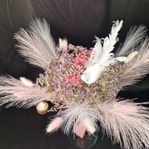 Bouquet floral séché avec colombe