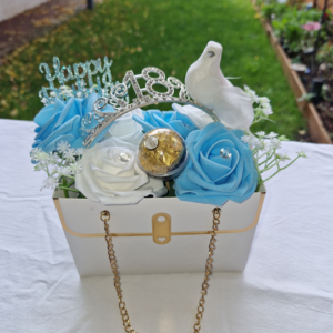 Sac cadeau blanc floral, anniversaire 18 ans